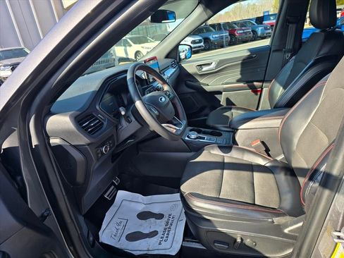 Used 2023 Ford Escape ST-Line Select image 9