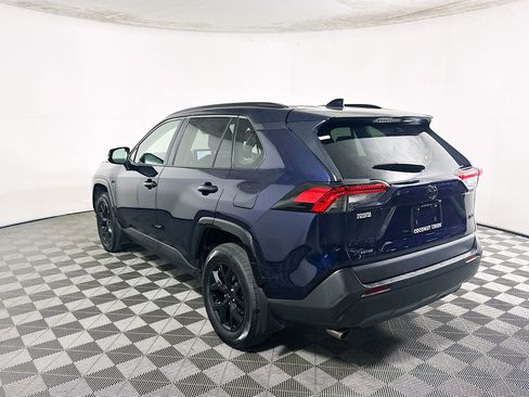 Used 2025 Toyota RAV4 XLE w/ Convenience Package FWD image 5
