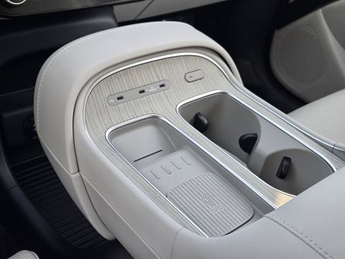 Certified 2026 Hyundai Palisade Calligraphy FWD image 17