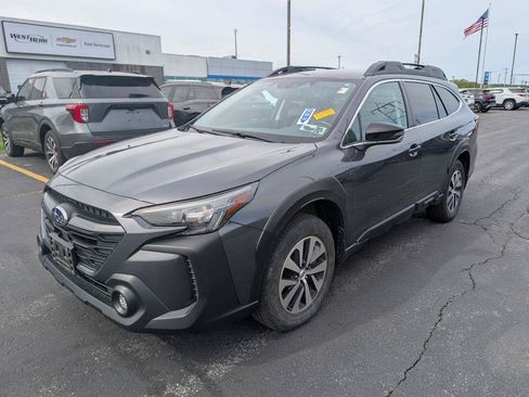 Used 2023 Subaru Outback Premium AWD/4WD image 4
