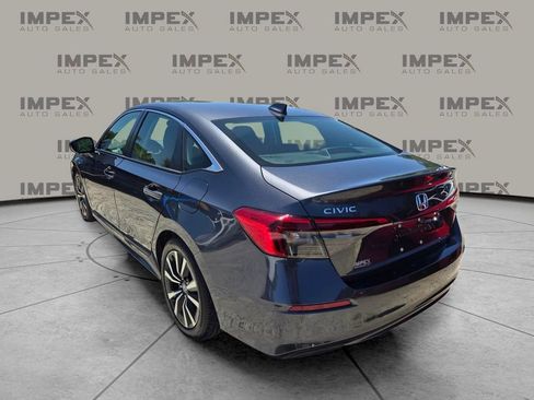 Used 2024 Honda Civic EX image 3