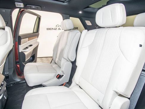 Used 2027 Cadillac Vistiq Sport w/ LPO, Floor Liner Package AWD/4WD image 15