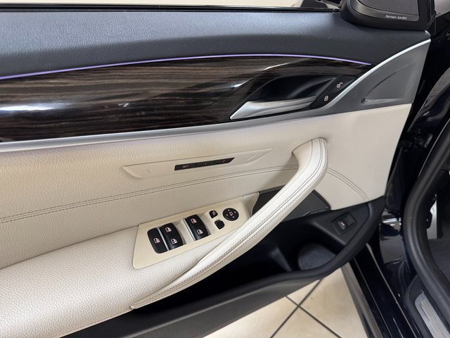 Used 2023 BMW 540i w/ M Sport Package RWD image 7