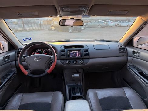 Used 2006 Toyota Camry XLE image 12