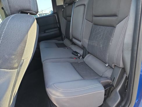 Used 2025 Nissan Frontier SV w/ SV Convenience Package AWD/4WD image 13