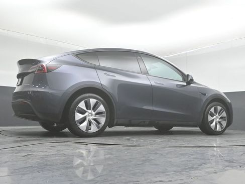 Used 2023 Tesla Model Y Long Range image 35