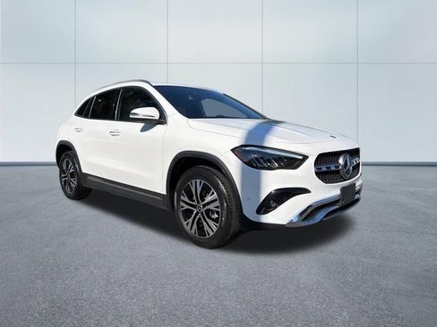 Used 2025 Mercedes-Benz GLA 250 4MATIC w/ Winter Package image 4
