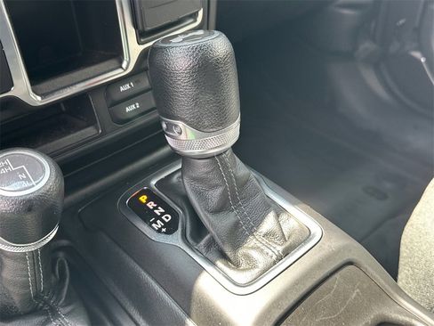 Used 2024 Jeep Wrangler Sport image 31