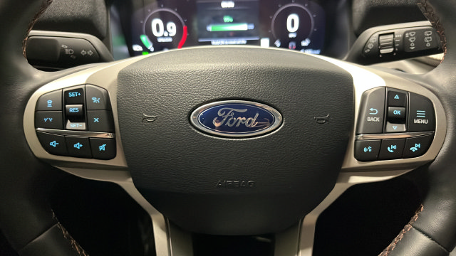 Used 2025 Ford Explorer Active w/ Active Comfort Package AWD/4WD image 15