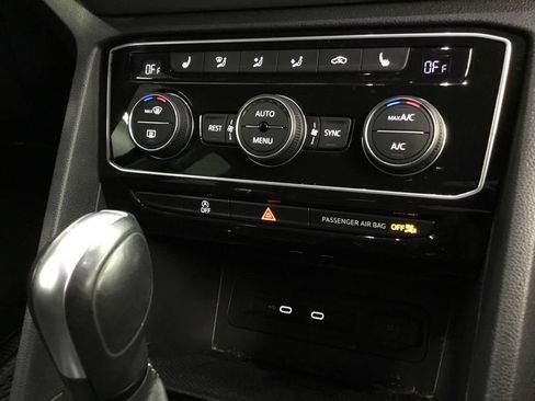 Used 2023 Volkswagen Atlas SE AWD/4WD image 24