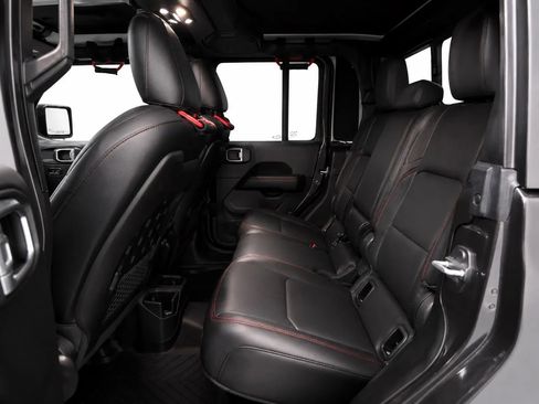 Used 2020 Jeep Gladiator Rubicon w/ Dual Top Group AWD/4WD image 18