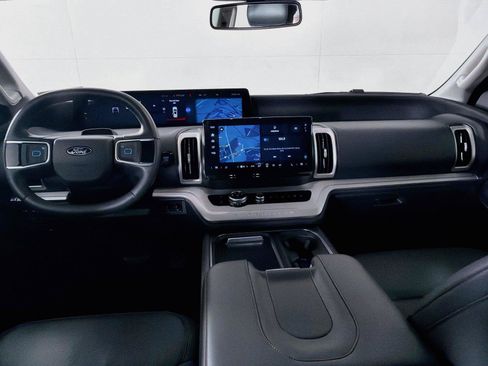 Used 2025 Ford Expedition Active AWD/4WD image 27