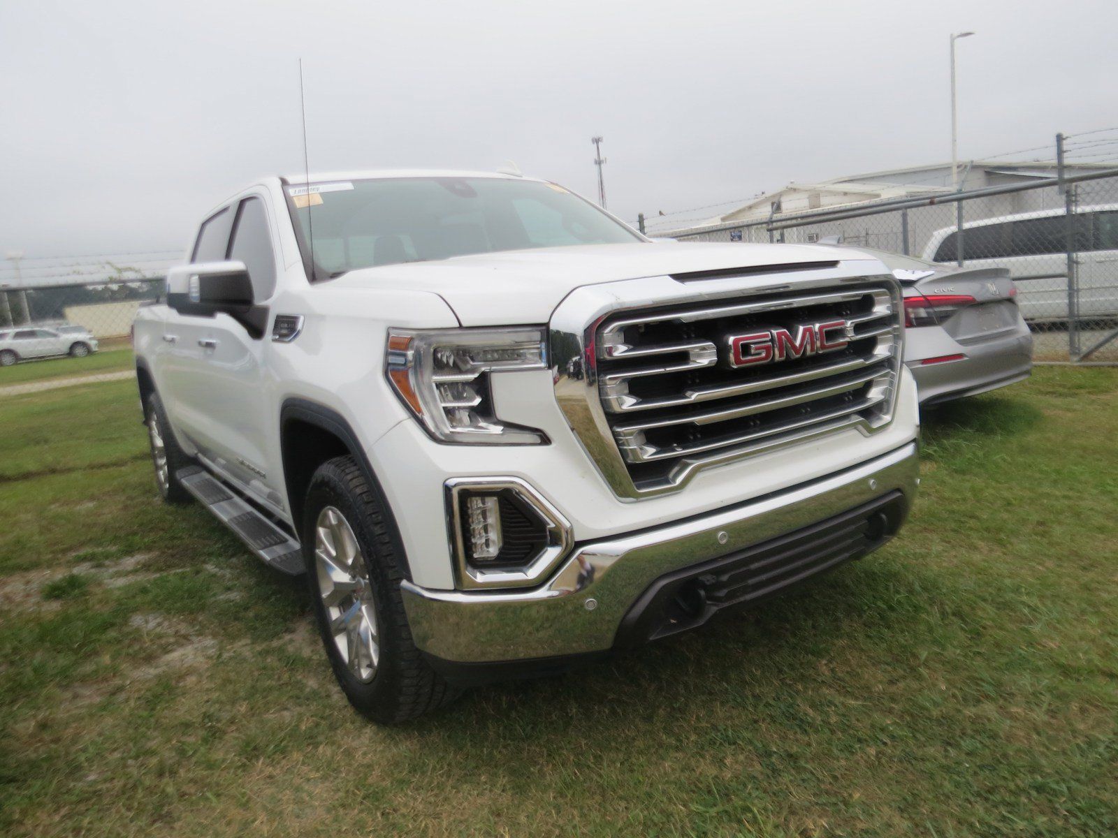 Used 2021 GMC Sierra 1500 SLT w/ SLT Premium Plus Package AWD/4WD image 4