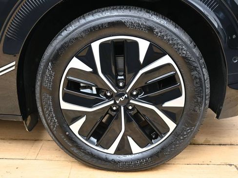 Used 2024 Kia EV6 Wind w/ Wind Technology Package AWD/4WD image 12