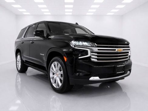 Used 2021 Chevrolet Tahoe High Country w/ Premium Package AWD/4WD image 12