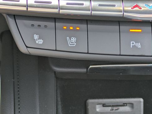 Certified 2023 Cadillac XT4 Sport AWD/4WD image 27