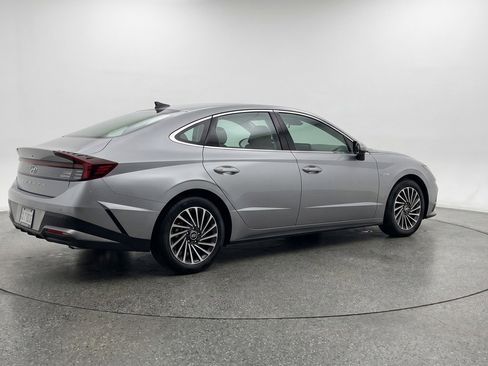 Used 2025 Hyundai Sonata SEL FWD image 9