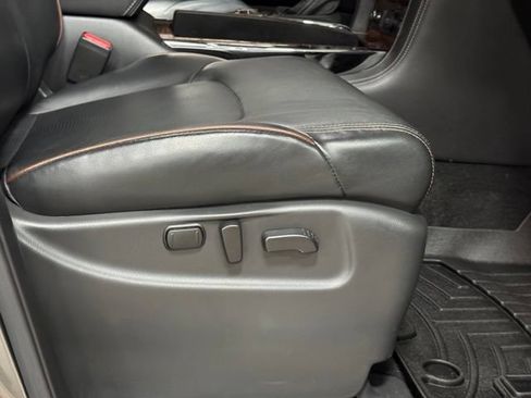 Used 2020 Nissan Armada Platinum w/ Captain's Chairs Package RWD image 10