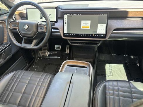 Used 2025 Rivian R1S Premium AWD/4WD image 13