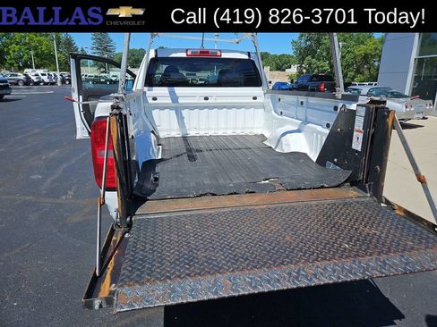Used 2017 Chevrolet Colorado W/T RWD image 26