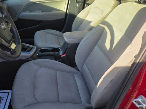 Used 2017 Hyundai Elantra SE image 9