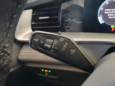 New 2026 Volkswagen Tiguan SE R-Line image 26