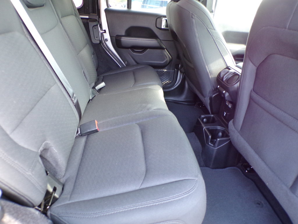 Used 2021 Jeep Wrangler Unlimited Sahara AWD/4WD image 8