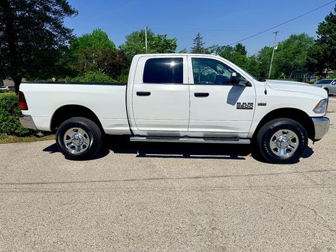 Used 2018 RAM 2500 Tradesman w/ Chrome Appearance Group AWD/4WD image 3