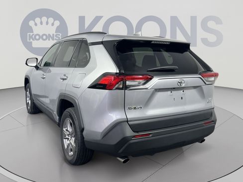 Used 2025 Toyota RAV4 XLE AWD/4WD image 4