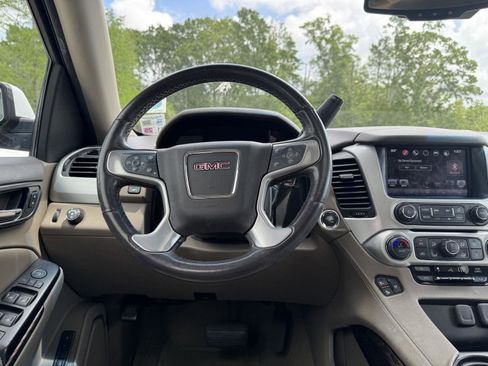 Used 2016 GMC Yukon XL SLT w/ Open Road Package image 18