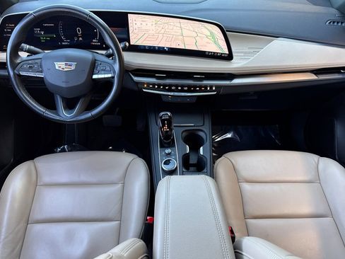 Used 2025 Cadillac XT4 Premium Luxury FWD image 14
