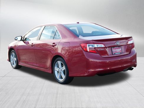 Used 2012 Toyota Camry SE w/ Convenience Pkg image 5