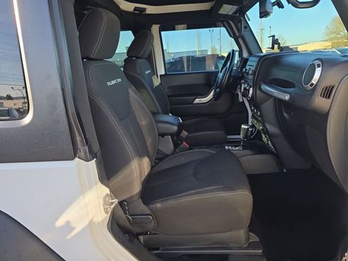 Used 2018 Jeep Wrangler Rubicon w/ Power Convenience Group AWD/4WD image 9
