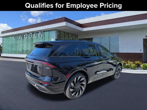 New 2026 Lincoln Nautilus Reserve w/ Jet Appearance Package AWD/4WD image 2