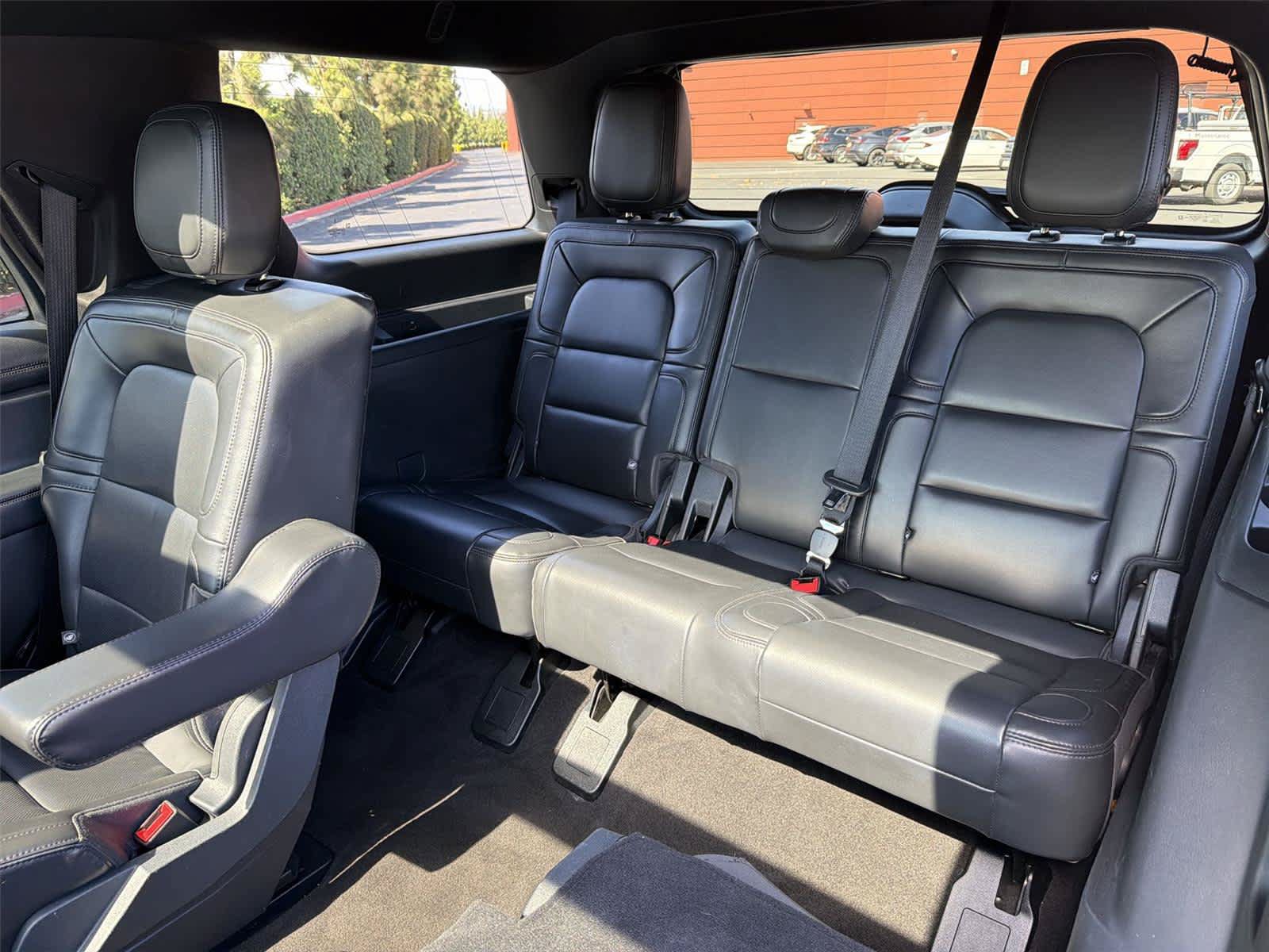 Used 2024 Lincoln Navigator Premiere AWD/4WD image 42