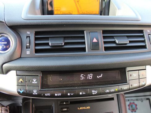 Used 2012 Lexus CT 200h Premium image 15