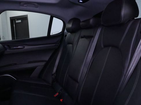 Used 2021 Alfa Romeo Stelvio Ti image 17