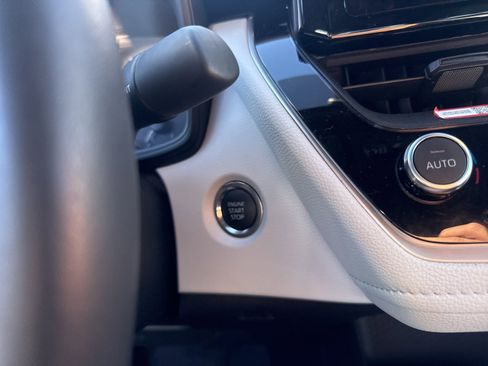 Used 2025 Toyota Corolla SE image 8