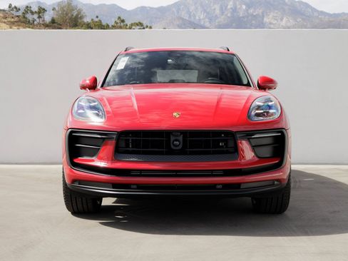 New 2025 Porsche Macan image 6