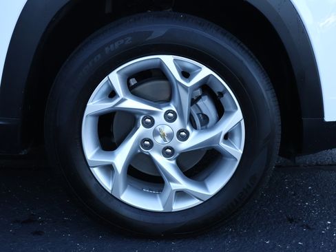 Certified 2025 Chevrolet Trax LS w/ LS Convenience Package FWD image 19