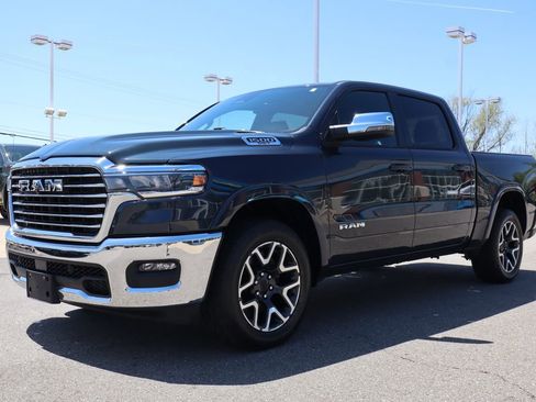 Used 2025 RAM 1500 Laramie AWD/4WD image 8