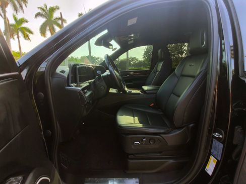 Used 2022 Cadillac Escalade ESV Luxury RWD image 6