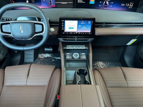 New 2026 Lincoln Nautilus Reserve image 11