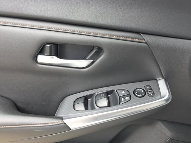 Used 2023 Nissan Sentra SR w/ SR Premium Package FWD image 27