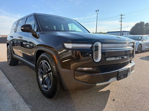 Used 2025 Rivian R1S Adventure AWD/4WD image 21