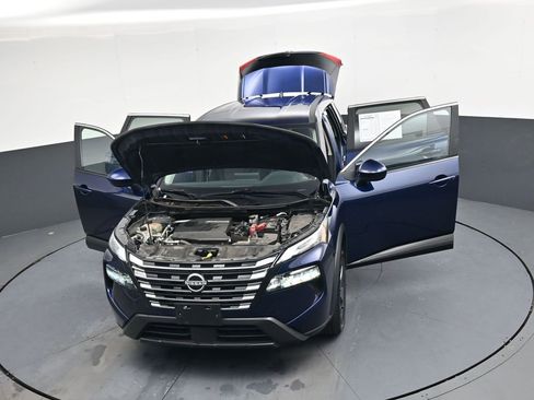 Used 2025 Nissan Rogue SV image 47