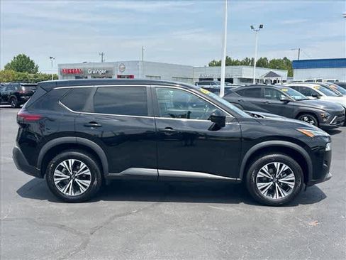 Used 2022 Nissan Rogue SV AWD/4WD image 2