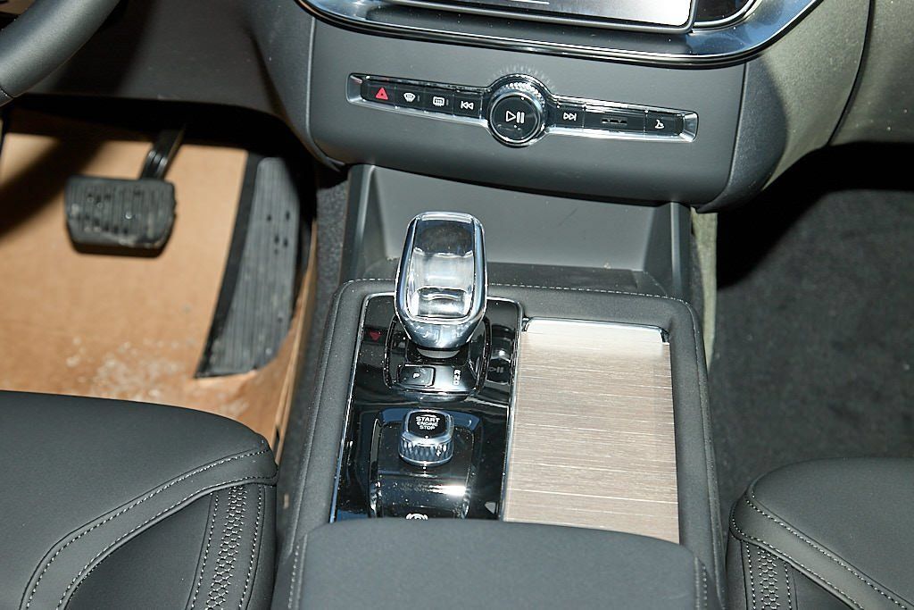 New 2026 Volvo XC90 B6 Plus w/ Protection Package Premier AWD/4WD image 29