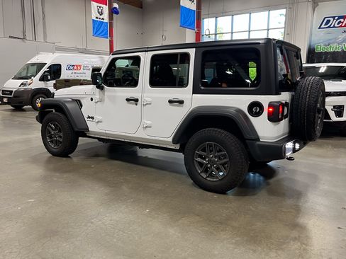 Certified 2025 Jeep Wrangler Unlimited Sport AWD/4WD image 3