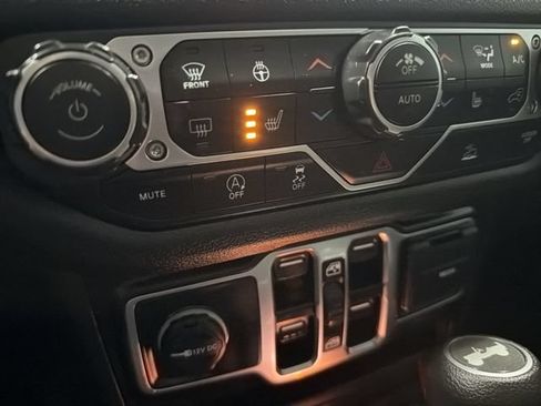 Used 2024 Jeep Wrangler Unlimited Sport AWD/4WD image 27